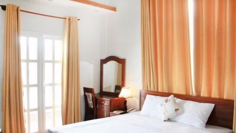 WYN HOTEL
