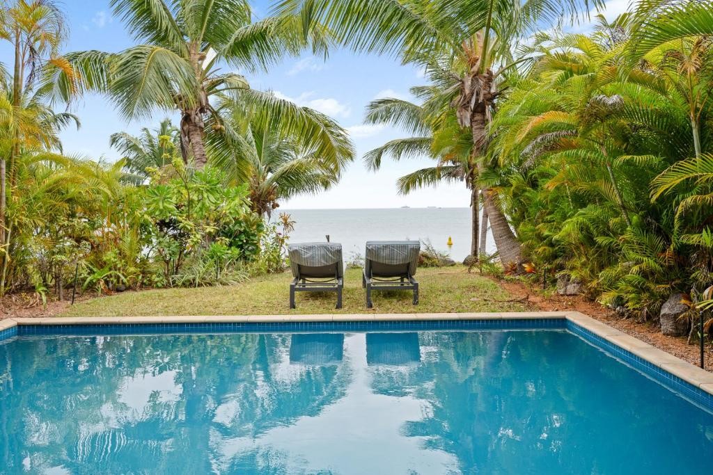 EDEN ISLAND LUXURY ACCOMMODATION