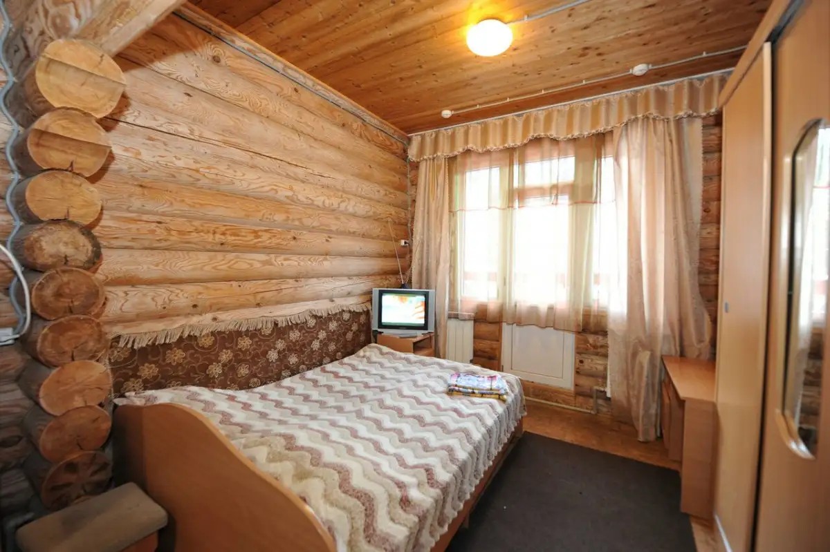 СТАРЫЙ ДОМБАЙ