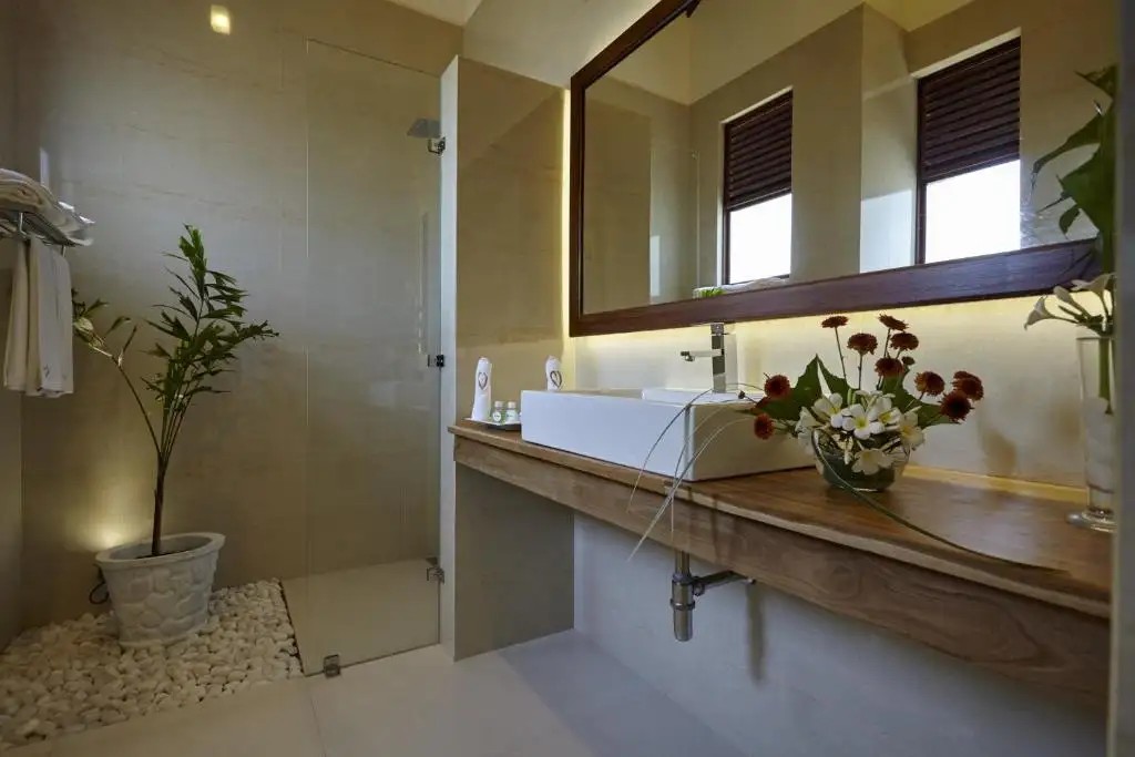 AMARANTHE BAY RESORT