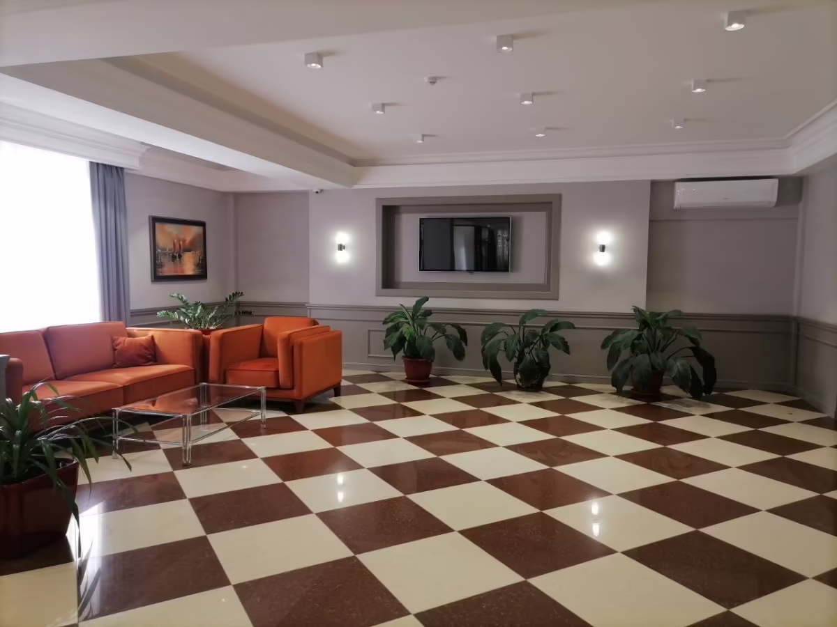 SHE HOTEL (ШИ ОТЕЛЬ)