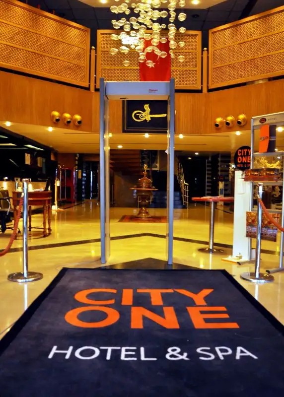 CITY ONE HOTEL