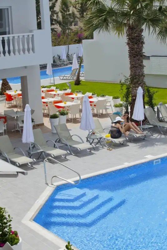 PRINCESSA VERA HOTEL APARTMENTS