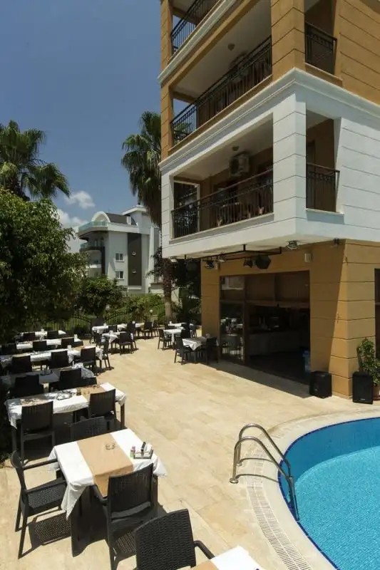 KLEOPATRA MOON SUITE HOTEL (EX. KLEOPATRA TOGAN SUIT,  AZALEA APART)