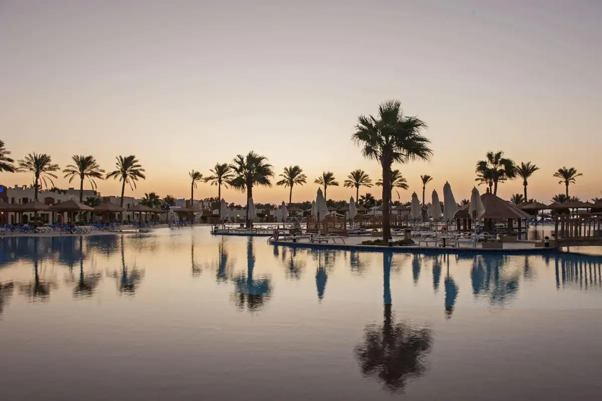 SUNRISE ROYAL MAKADI RESORT