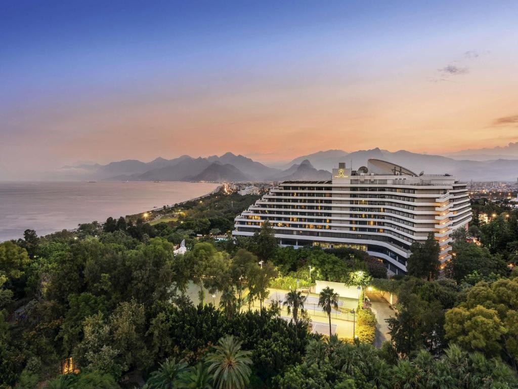 RIXOS DOWNTOWN ANTALYA THE LAND OF LEGENDS FREE ACCESS