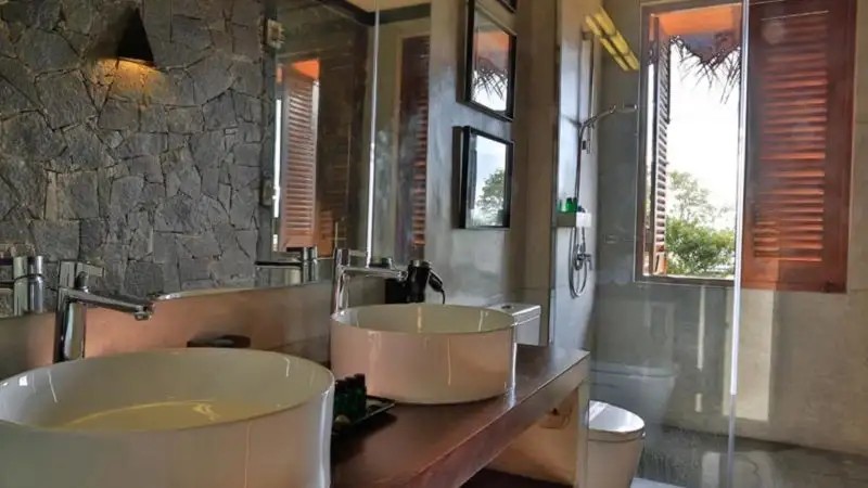 AARYA LAGOON RESORT