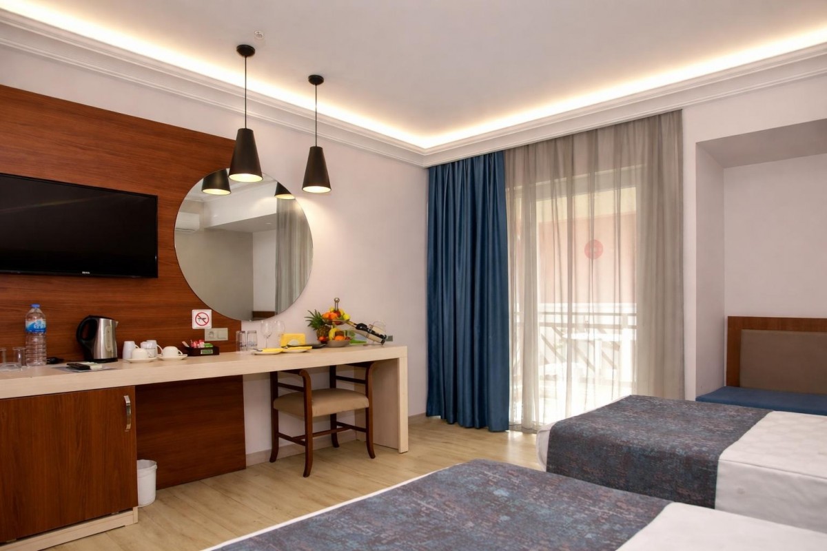 JUSTINIANO DELUXE RESORT