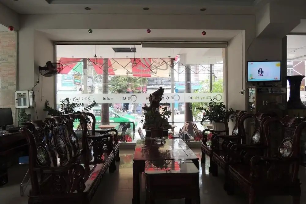 C30 GLORY HOTEL