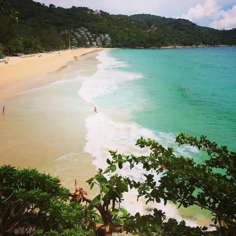 MOM TRIS VILLA ROYALE