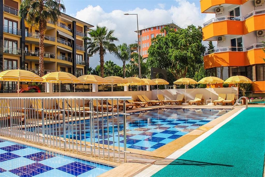 YAMANLIFE HOTEL