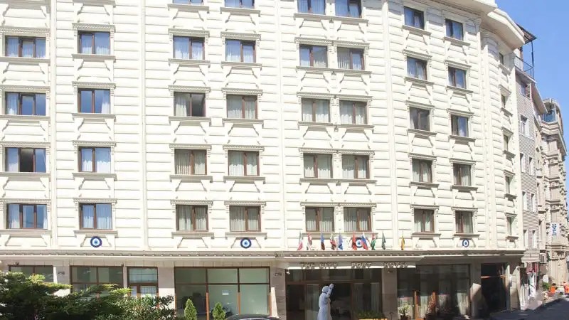 THE CITY PORT HOTEL