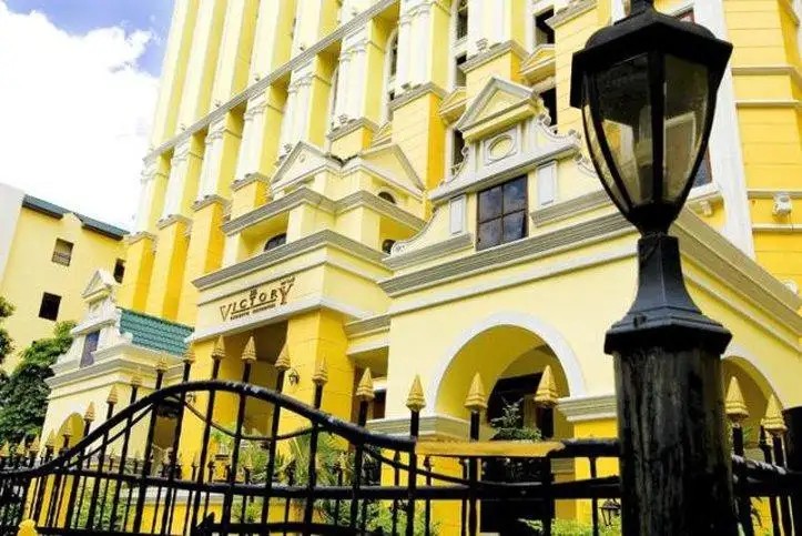 THE VICTORY EXECUTIVE RESIDENCES