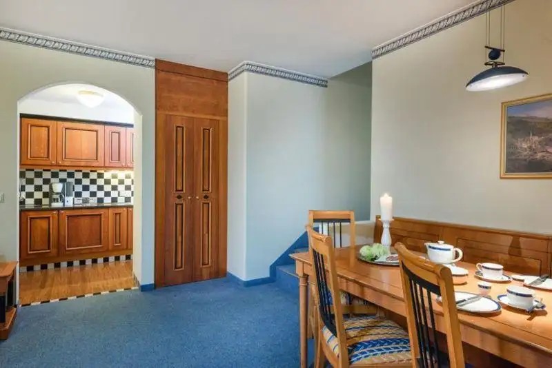 MONDI HOLIDAY BELLEVUE