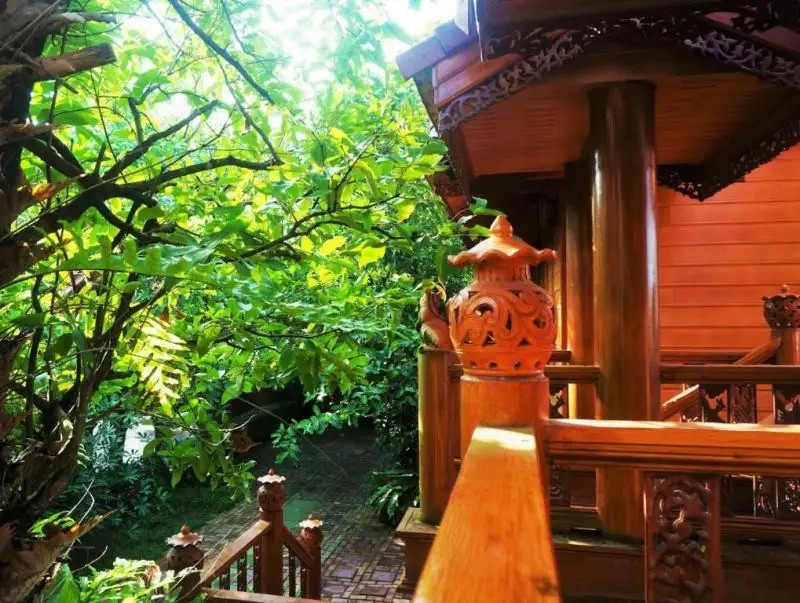 RUEN TAI BOUTIQUE
