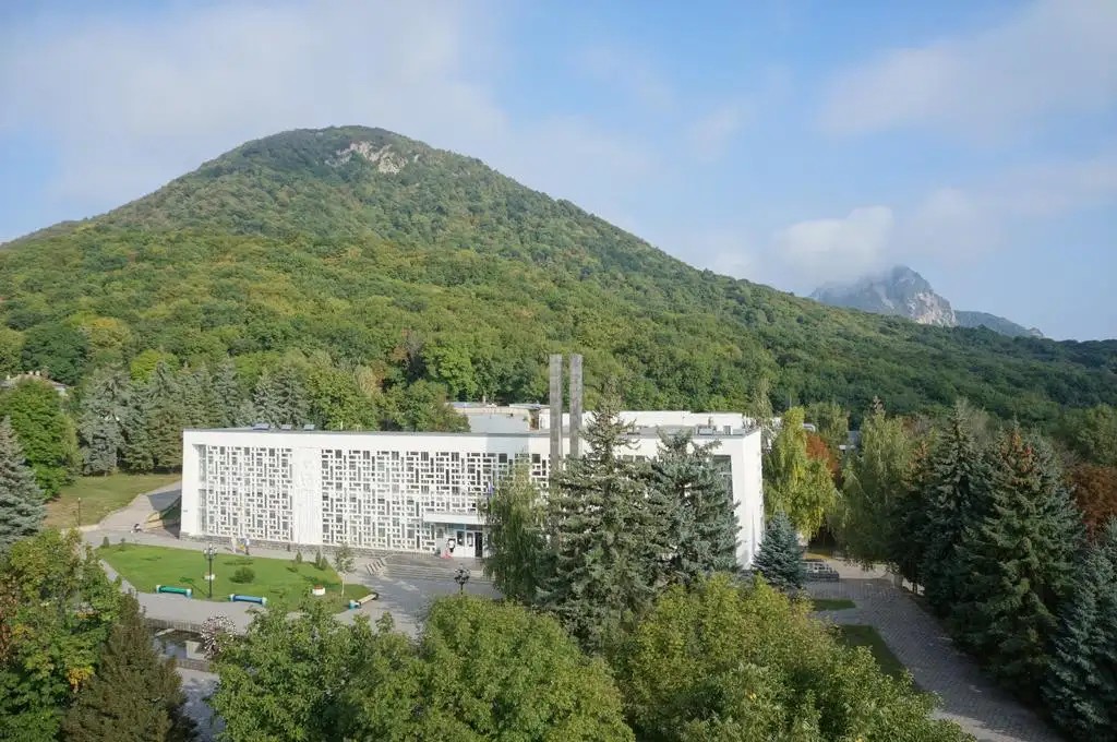 АЛЬЯНС ПАНСИОНАТ ЖЕЛЕЗНОВОДСК