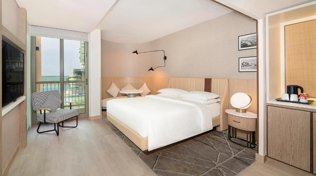 SHERATON ABU DHABI HOTEL & RESORT