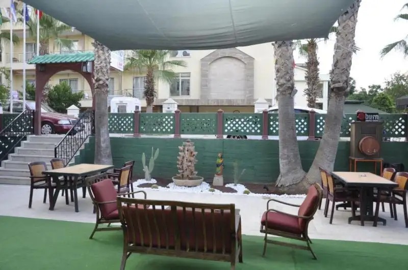 EL LATINO HOTEL