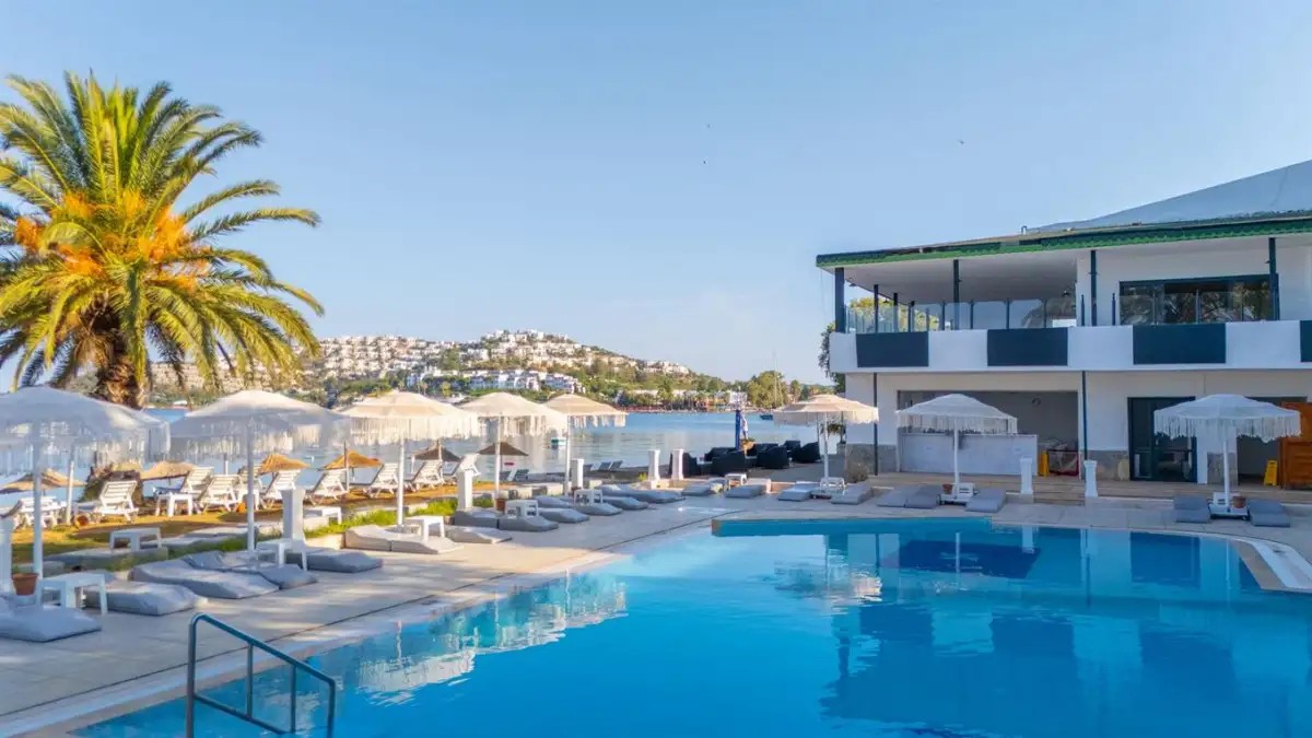 LADONIA HOTELS LUNA BEACH RESORT (EX. REGULUS BEACH RESORT)