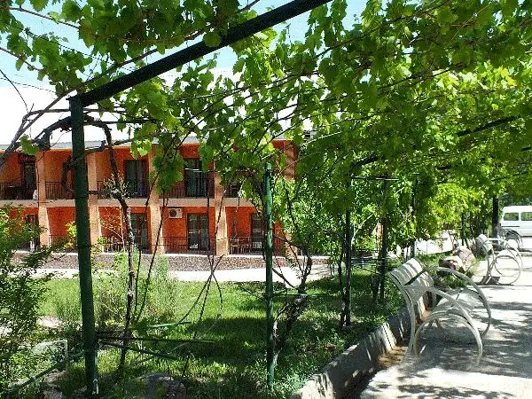 AVENUE PARK