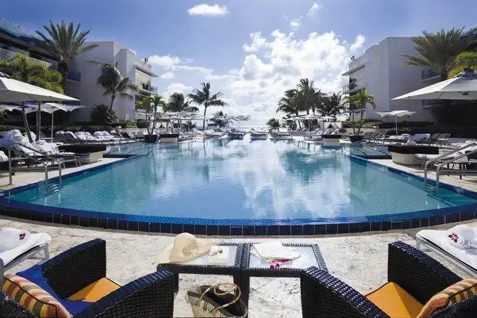 CARLTON LUXURY RESORT