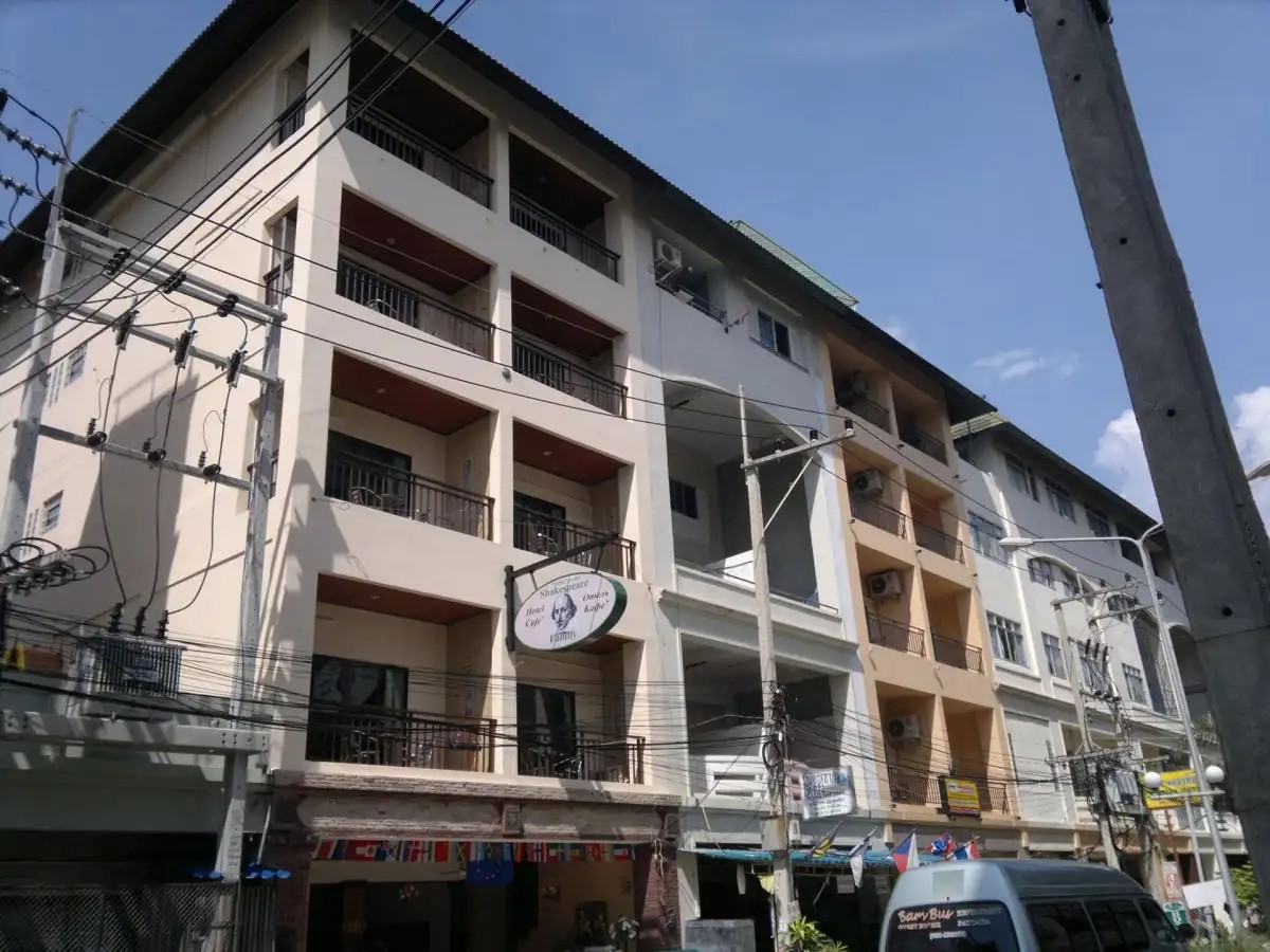 SHAKESPEARE FAMILY HOTEL