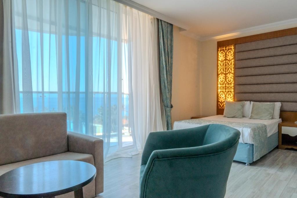 CONCORDIA CELES HOTEL