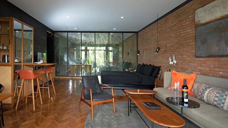 deluxe pool suite