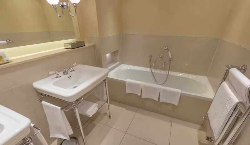 HESSISCHER HOF HOTEL