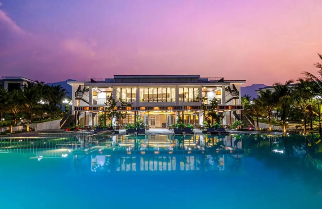 LANGCO BAY RETREAT HUE