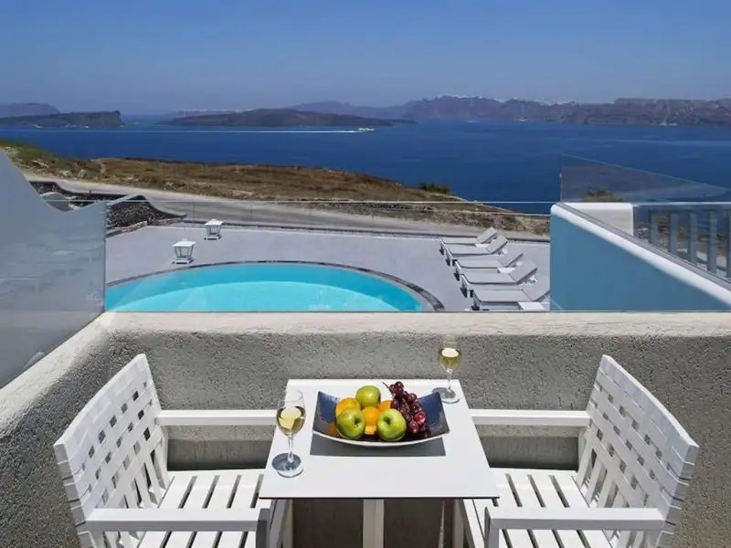 ACROTERRA ROSA LUXURY SUITES