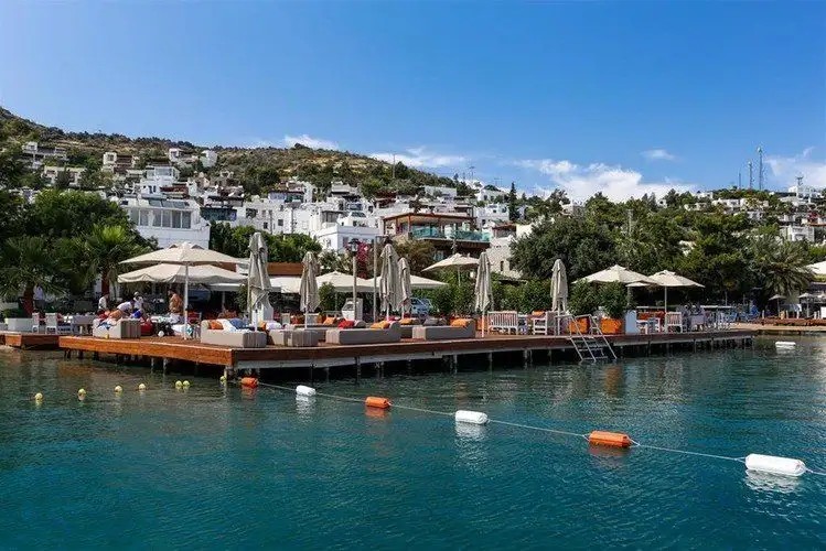GALEN HOTEL & BEACH
