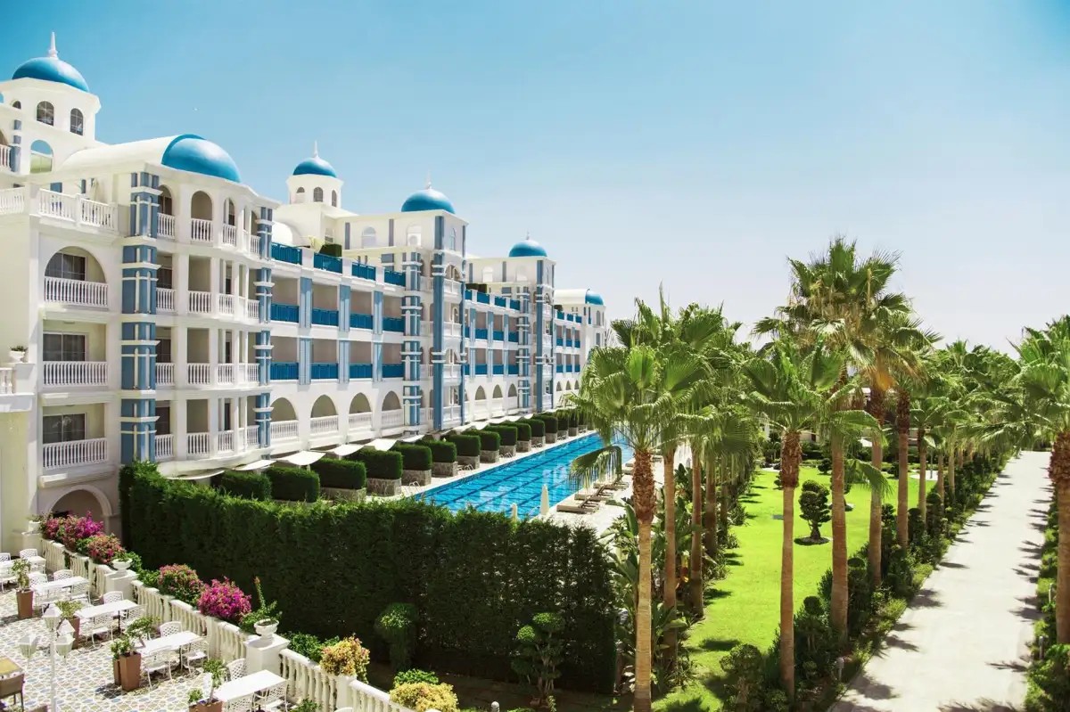 RUBI PLATINUM SPA RESORT & SUITES