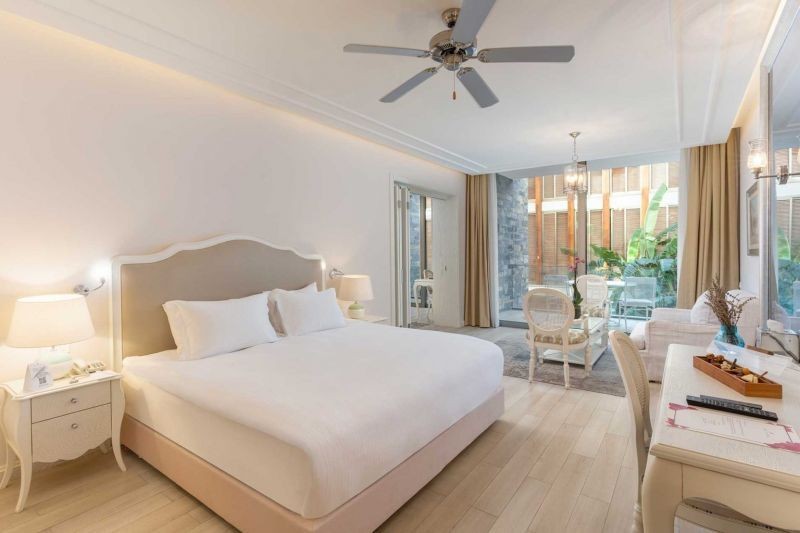 exclusive suite with living room sea view