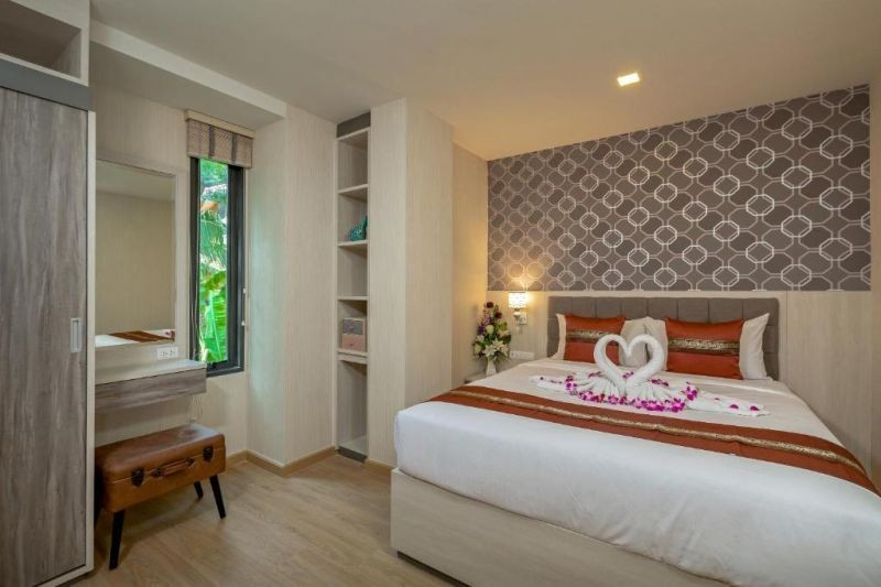 2 bedroom penthouse private pool partial sea view