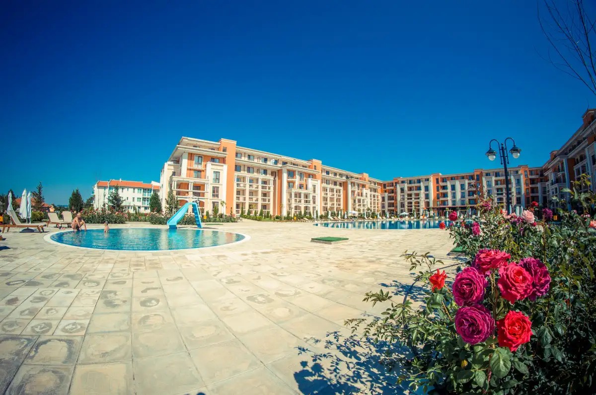 PRESTIGE FORT BEACH APT