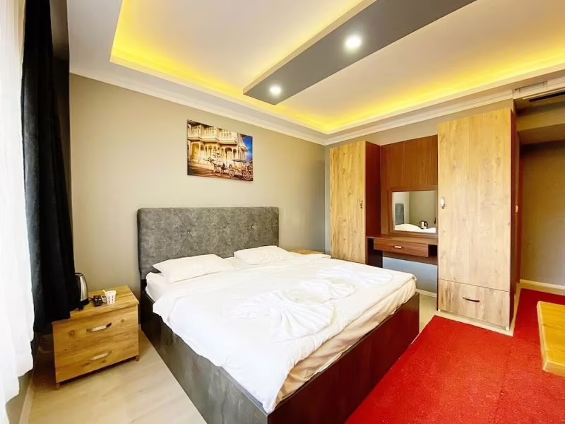 BIG LIFE SUIT HOTEL