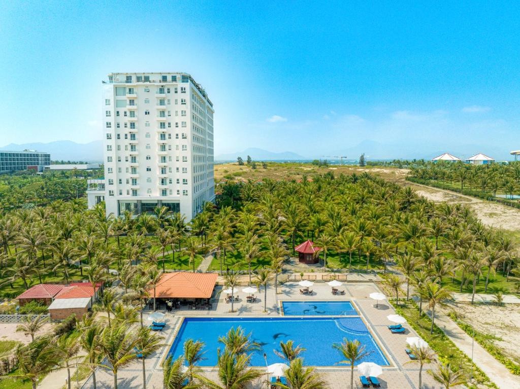 TUANA HOTELS CAM RANH RESORT (EX. OCEAN WAVES RESORT CAM RANH)