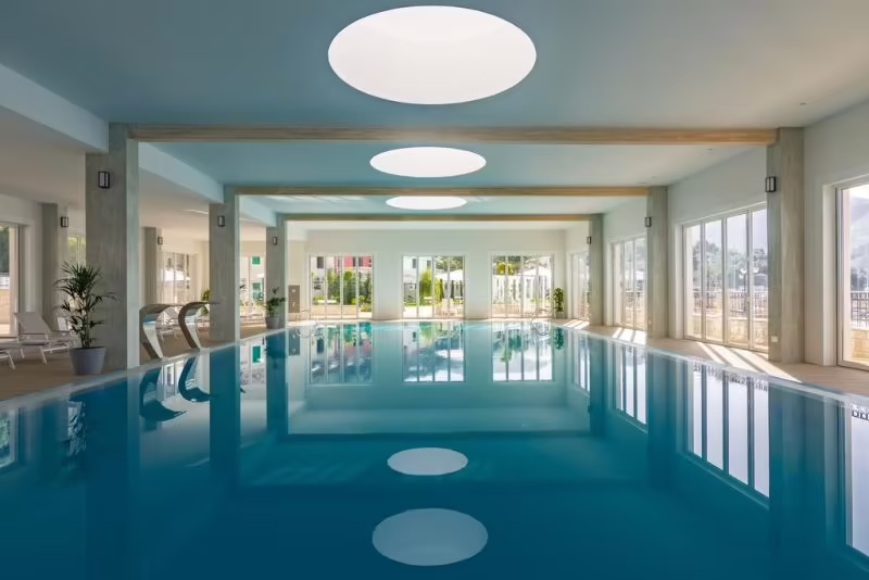 LAZURE HOTEL & MARINA