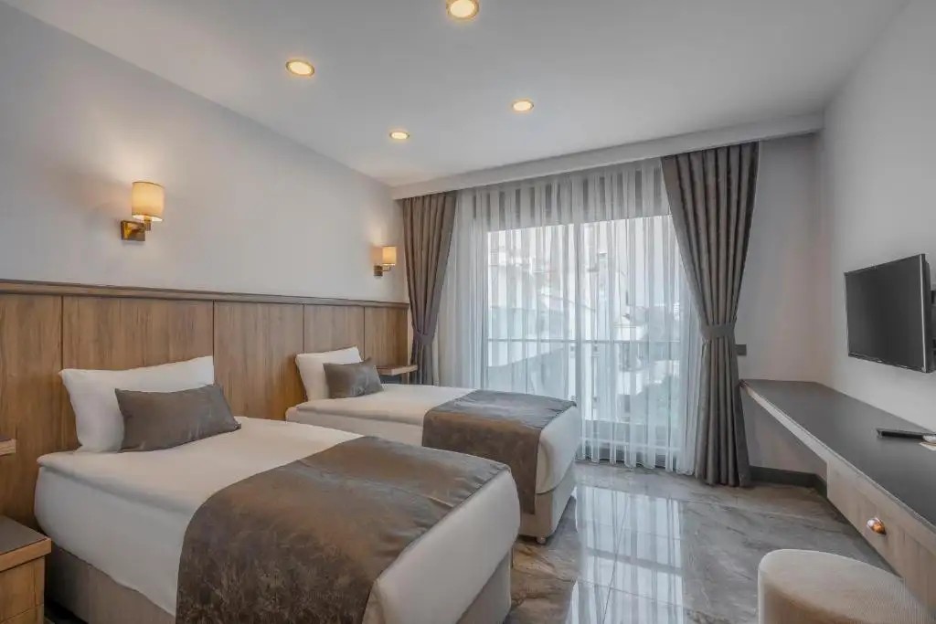QUALITY GOLD SUITE HOTEL
