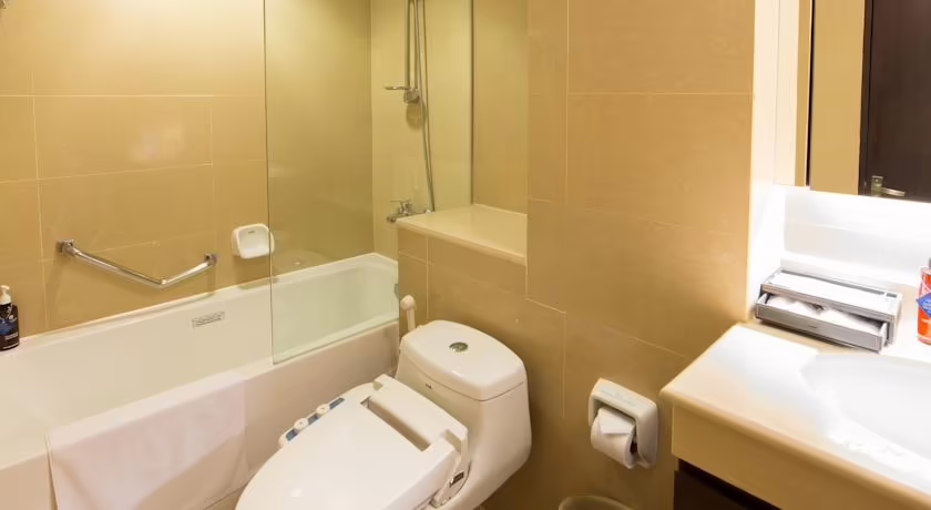LOHAS SUITES SUKHUMBIT BY SUPERHOTEL