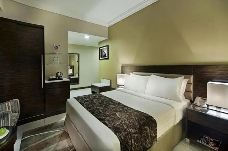 GATEWAY HOTEL