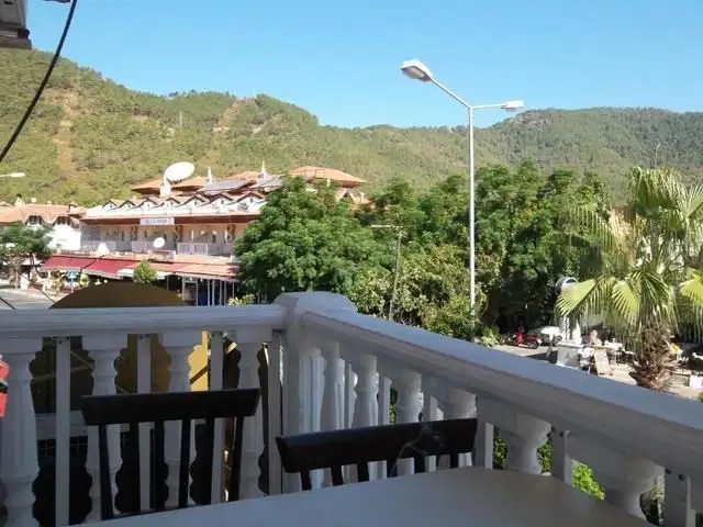 IMPERIAL APARTMENTS
