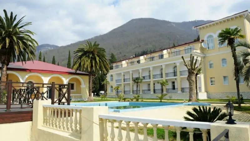 ЛАЗУРНЫЙ БЕРЕГ