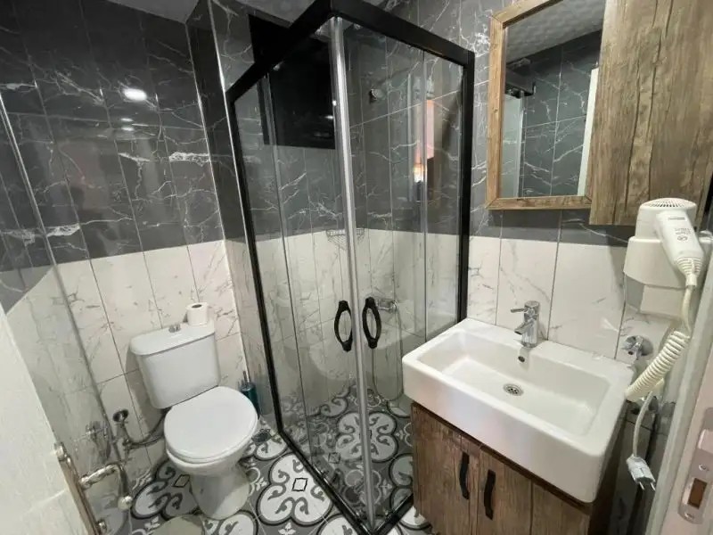 SEVEN CITY HOTEL