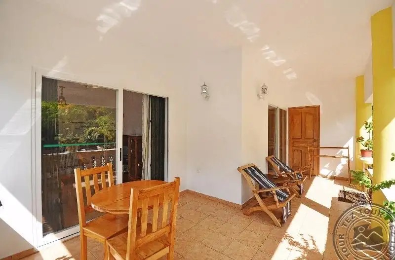 ACQUARIO SELF CATERING APARTMENTS GUEST HOUSE