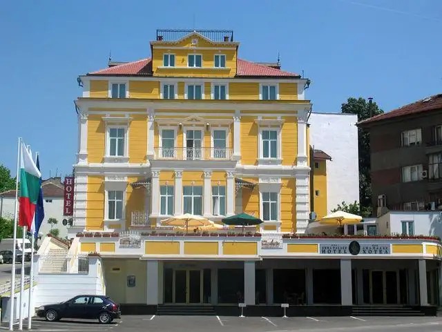 ANNA PALACE