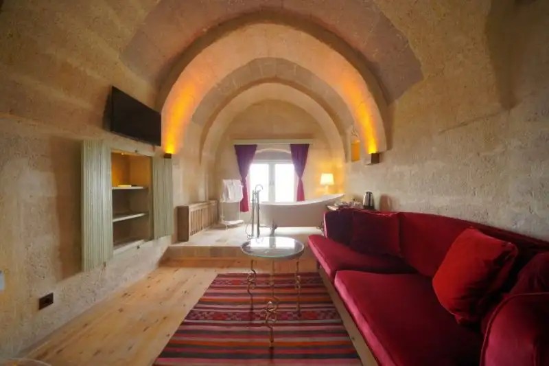 TAKAEV CAVE HOUSE