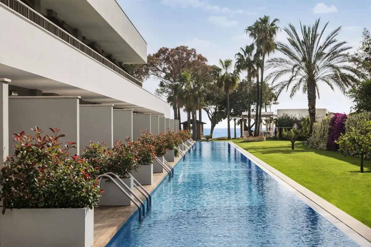 ACANTHUS CENNET BARUT COLLECTION