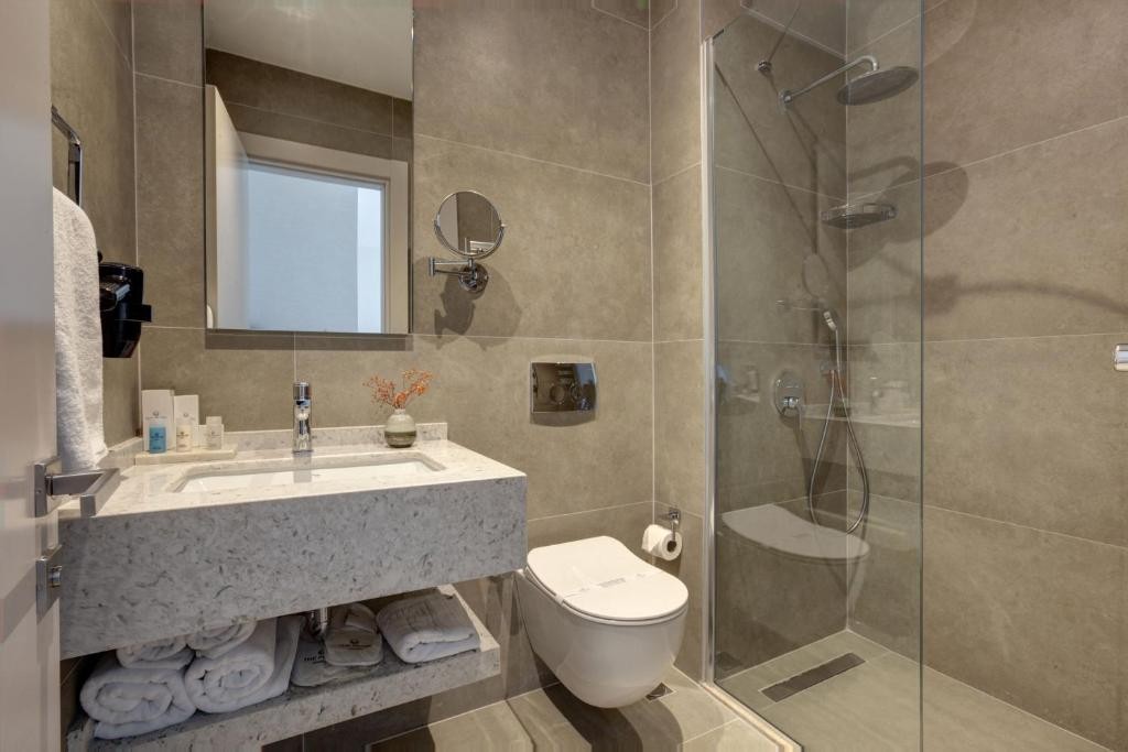 THE PEARL SUITES